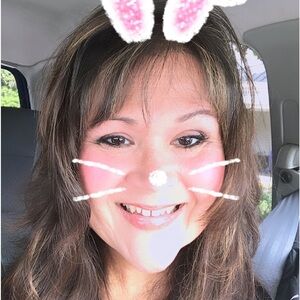 Meet your Posher, Michelle 🌺🦋❤️🐾